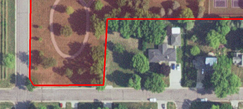 Park-Bordering Recreation Lot