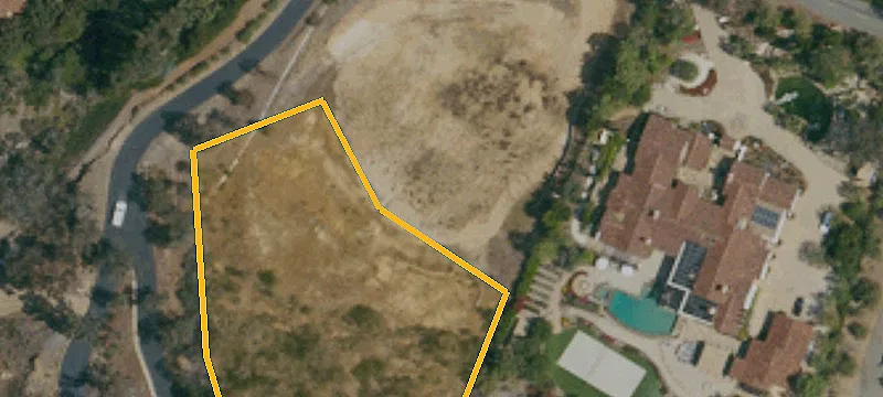 Residential Development Lot in Covenant