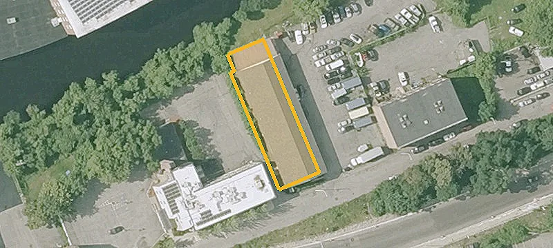 Warehouse Storage Unit with Overhead Door