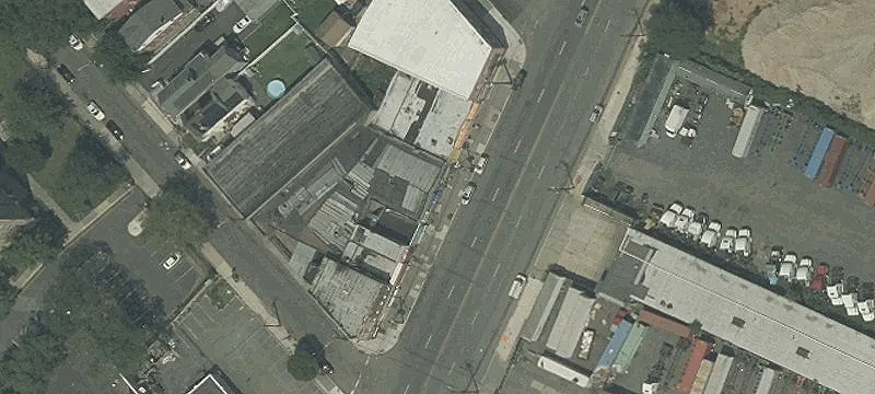 Multi-Use Retail and Warehouse Building