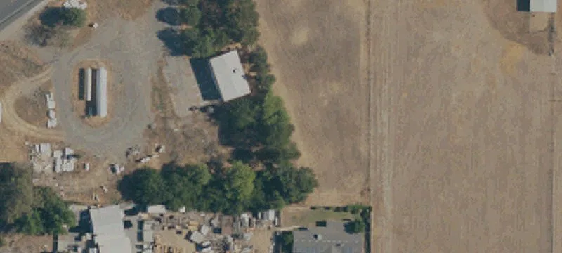 Office/Shop with Fenced Yard