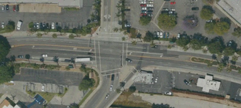 Retail Space in Shopping Plaza