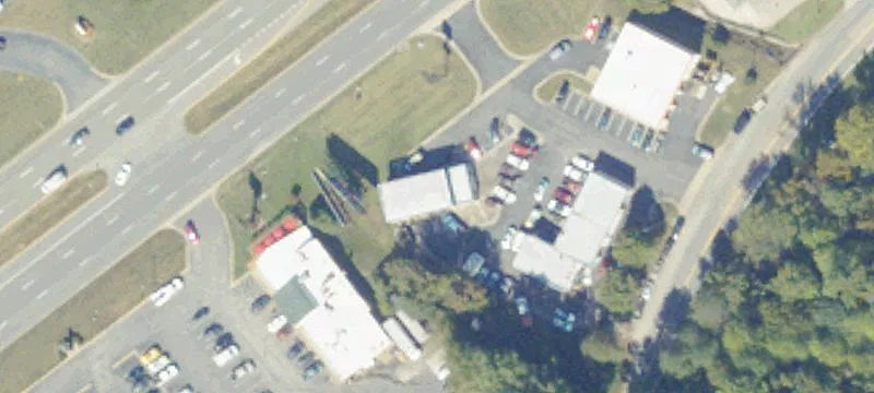 Retail Space with 3,824 SF