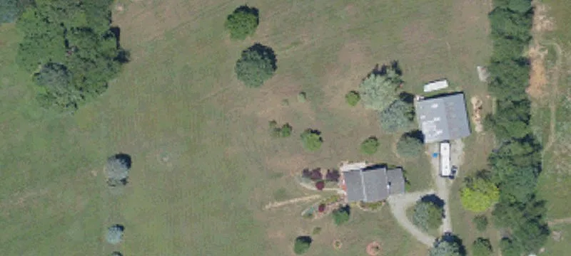 Equestrian Homestead With 5-Stall Barn