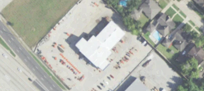 Office/Flex Building with Yard