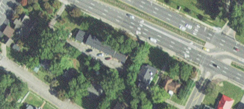 6-Unit Apartment Building