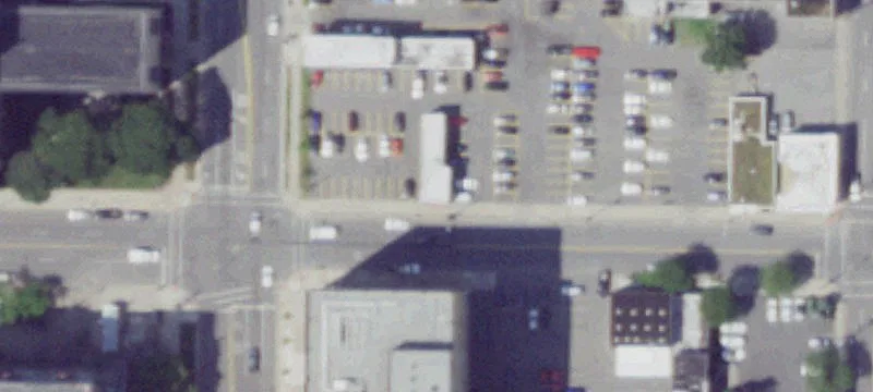 Retail Space with 2,200 SF