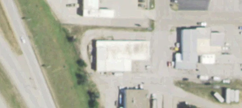 Grocery and Retail Building with Tenants