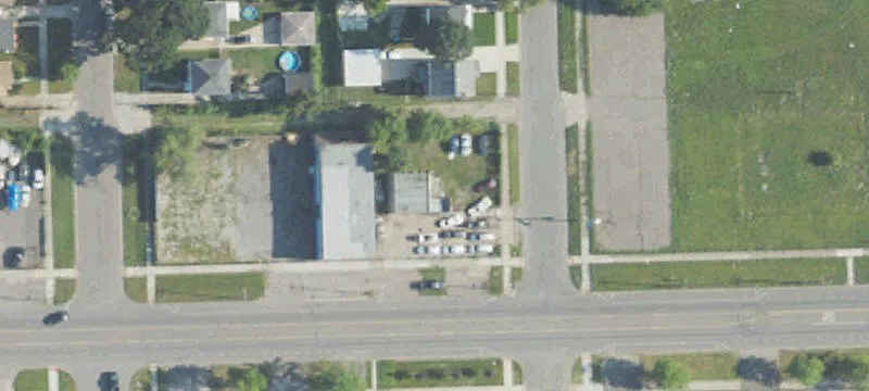 Auto Repair Facility with Secured Lot