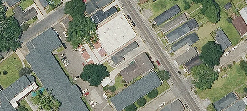 Multi-Tenant Retail Building