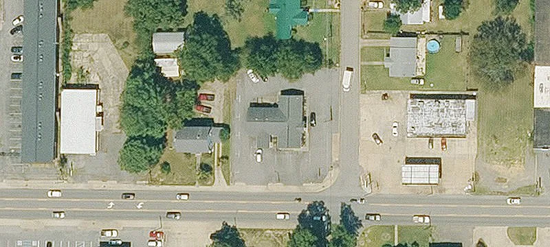 Multi-Tenant Retail Building