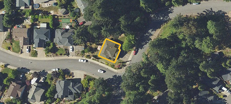 West Salem Duplex With Garages