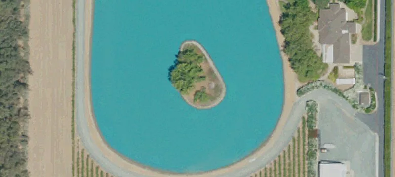 Vineyard Estate with Private Lake