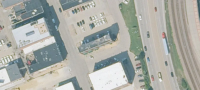 Mixed-Use Bar and Restaurant Building
