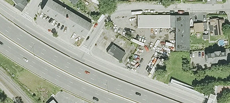 Auto Repair Building with Garage