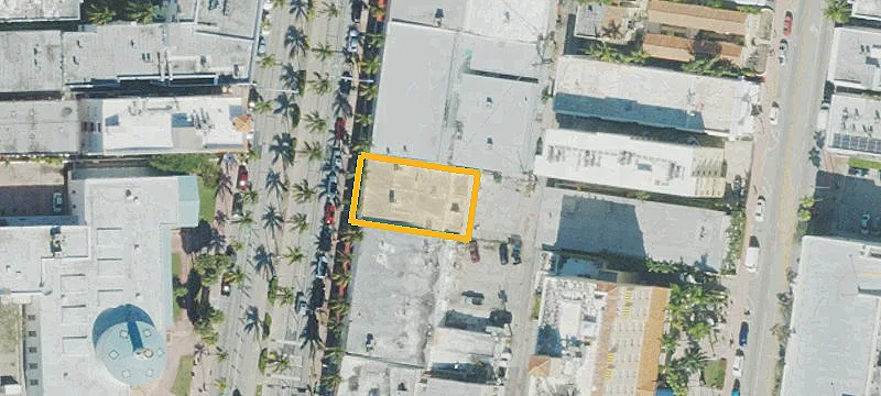 Center-Block Retail Building