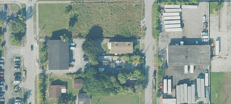 Fourplex with Two Adjacent Lots