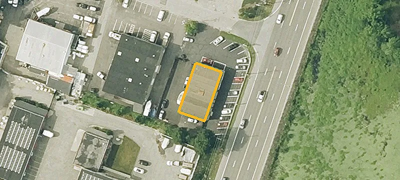 Showroom and Garage Building