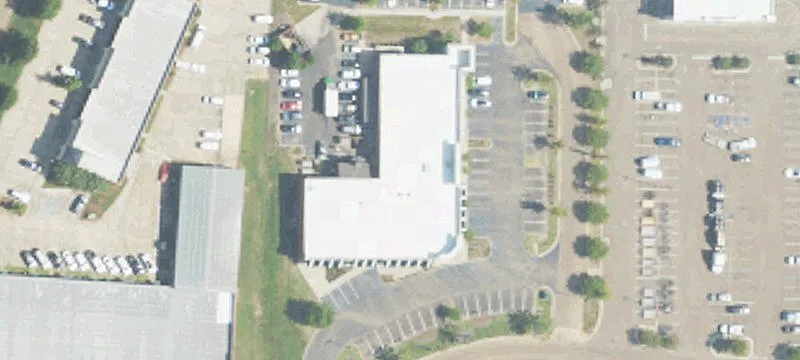 Retail Suite in Multi-Tenant Center