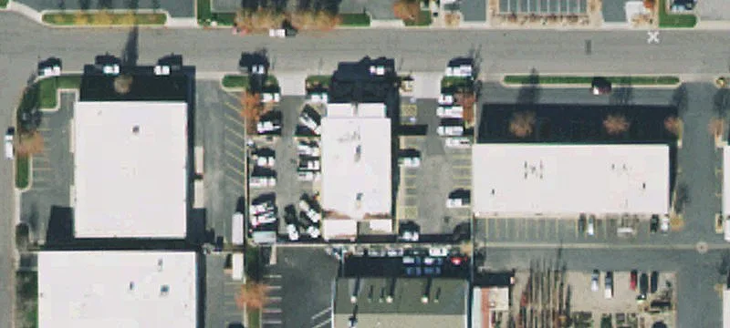 Grade-Level Roll-Up Flex Warehouse