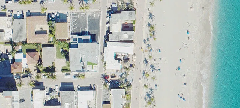 Oceanfront Hotel with Tiki Bar