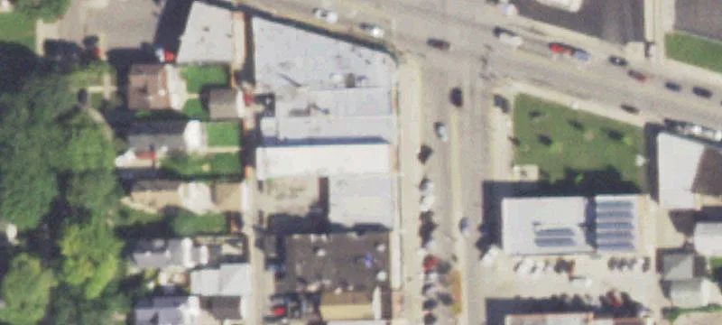 Office Building with 6,000 SF