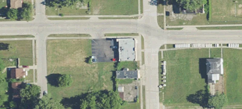 Liquor Store with Retail Building