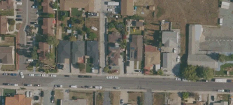 Upgraded Duplex With Parking