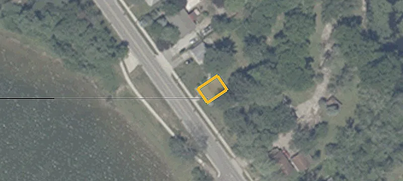 Residential Land Lot on Lake