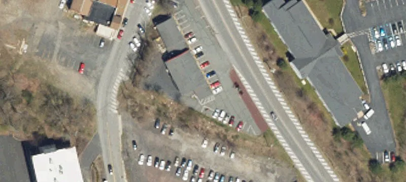 Retail and Office Space in Plaza