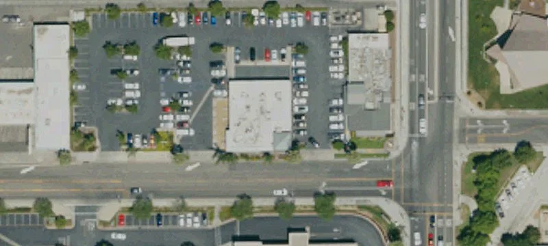 Multi-Tenant Restaurant and Parking