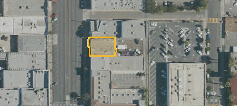 Single-Story Retail Building with Frontage