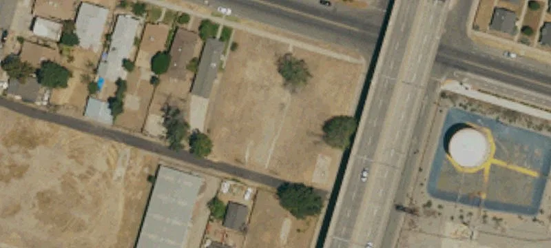Small Specialty Land Parcel