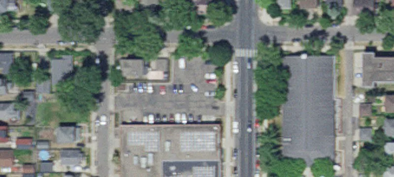 Multi-Tenant Automotive Retail Building