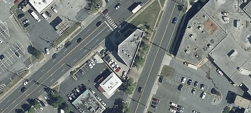 NNN Mixed-Use Building with Master Lease