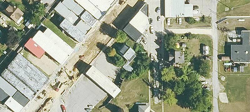 Mixed-Use Bar and Apartment Building