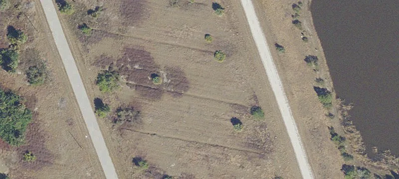 Waterfront-Adjacent Land Parcel