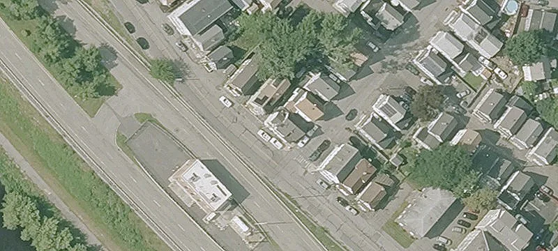 Mixed-Use 3-Unit Property with Salon