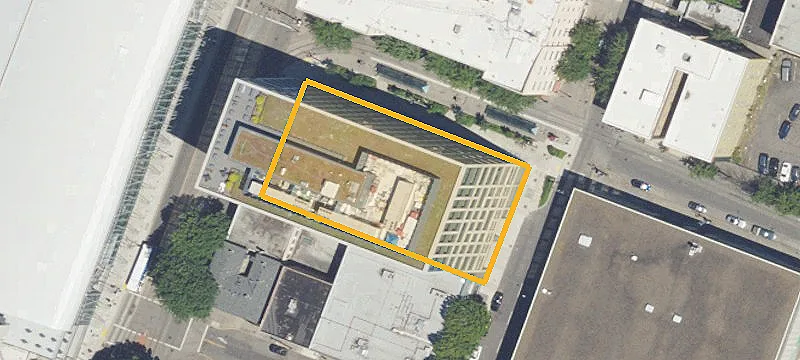 Office Tower with Open Floor Plates