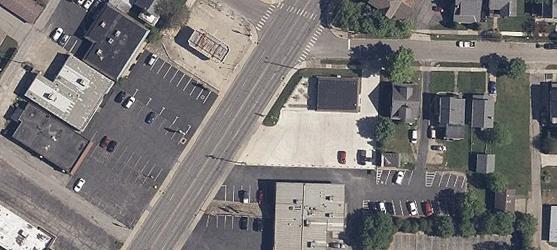 Turnkey Restaurant with Parking Lot