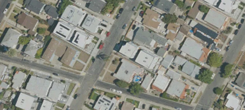 2020-Built Triplex with 7 Parking