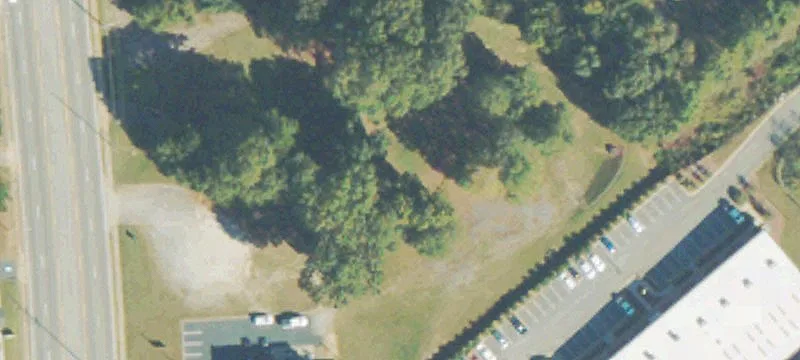 High-Exposure Commercial Land