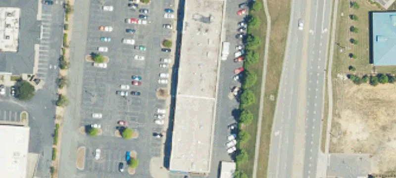 Retail Center Anchored by Azteca
