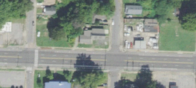 Specialty Building on Large Lot