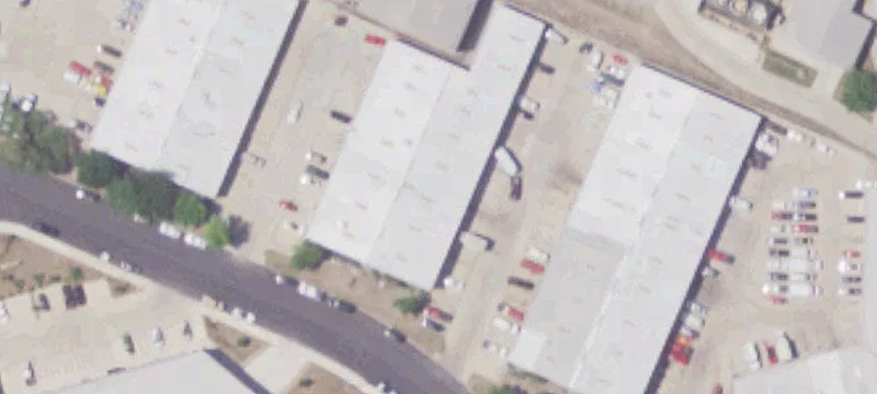 Grade-Level Warehouse Space