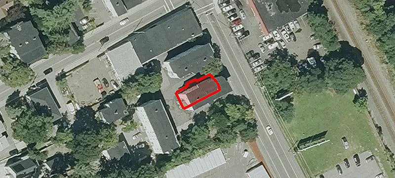 6-Unit Apartment Building