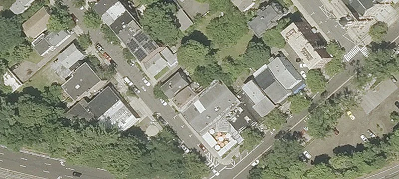 Spacious 2BR Duplex with Rooftop