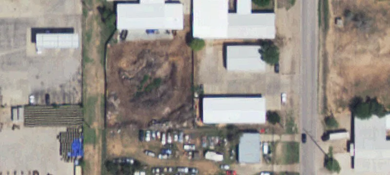 Automotive-Ready Warehouse with Yard