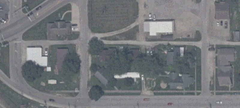 Half-Lot with Detached Garage