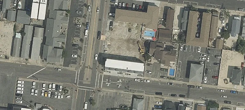 Ocean-Block Strip Center with Brewery